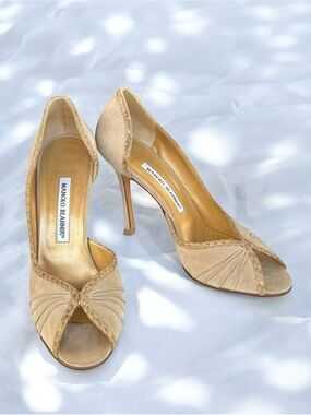Manolo Blahnik Pumps Beige Suede Heels